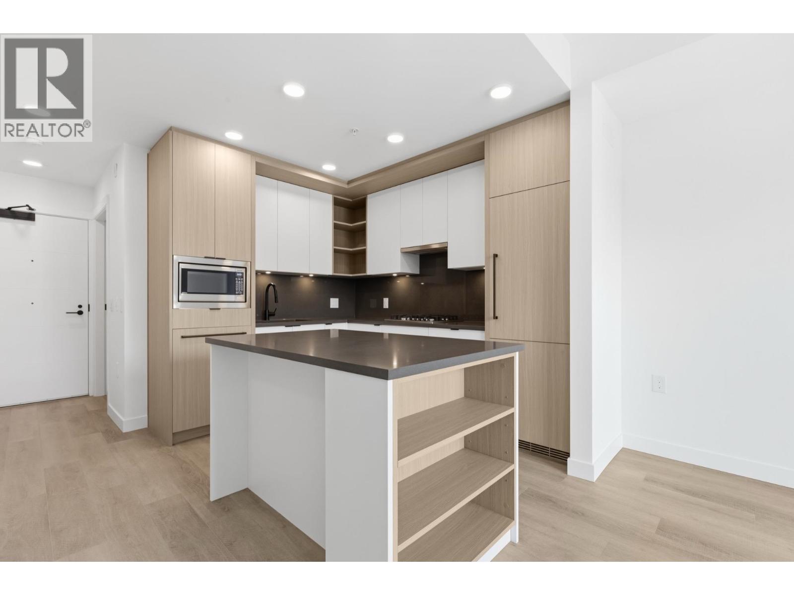 504 2268 E Broadway, Vancouver, British Columbia  V5N 0L2 - Photo 2 - R3153542