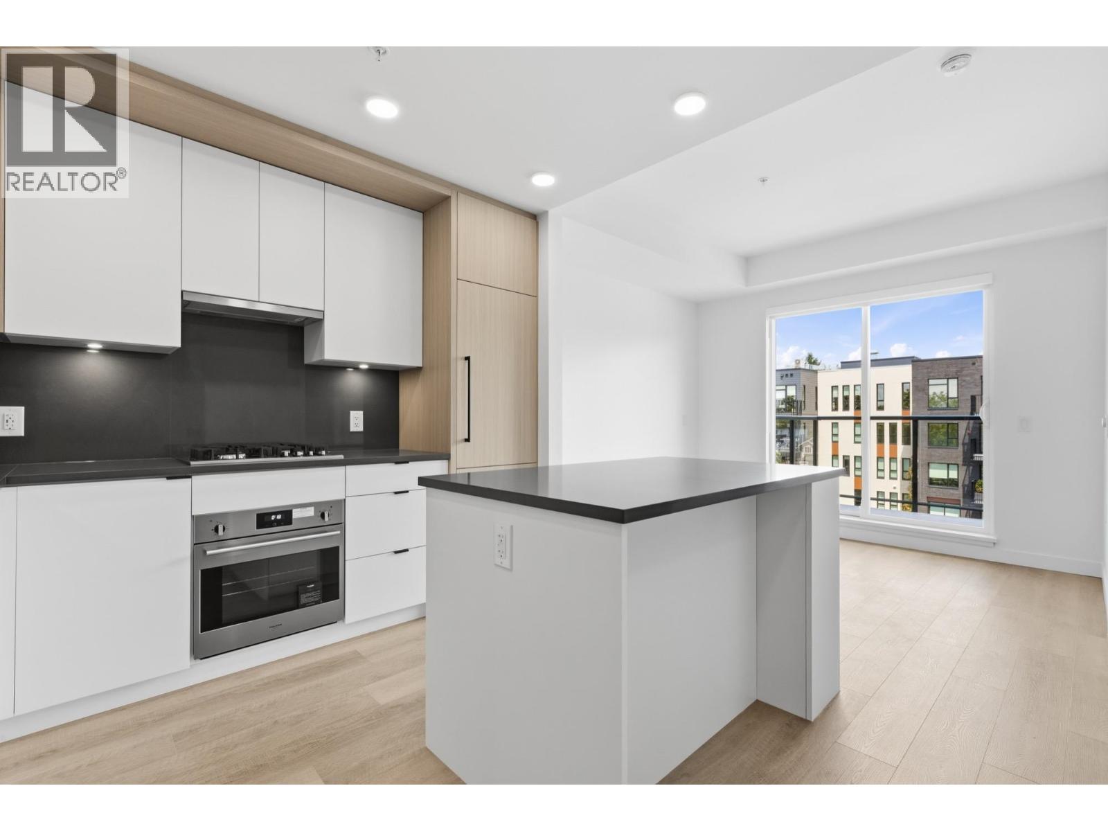 504 2268 E BROADWAY, Vancouver, British Columbia