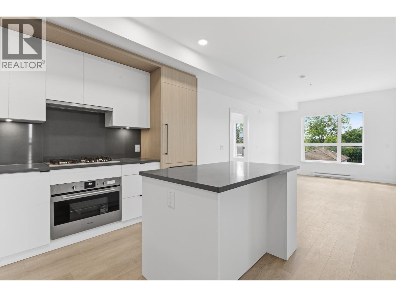 302 2268 E Broadway, Vancouver, British Columbia V5N 0L2 - Photo 4 - R3153541