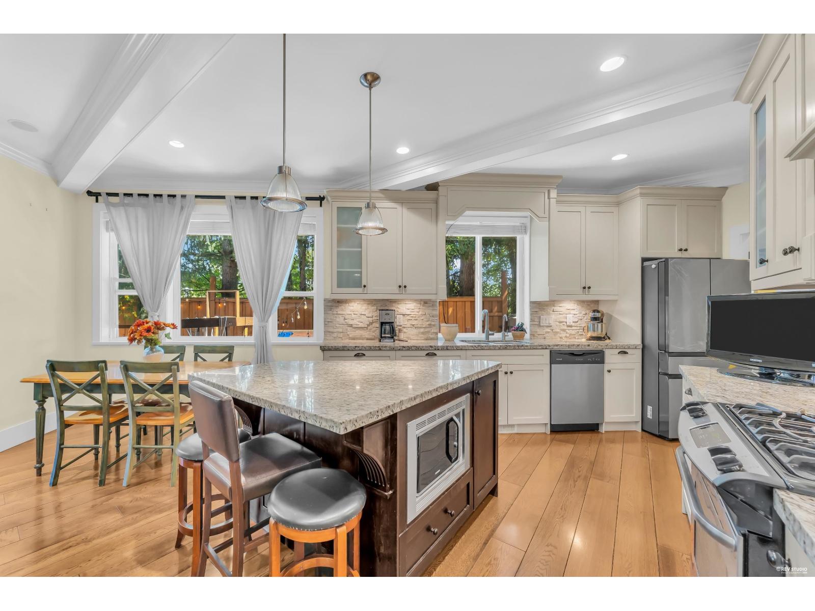15305 29a Avenue, White Rock, British Columbia  V4P 1G7 - Photo 10 - R3153586