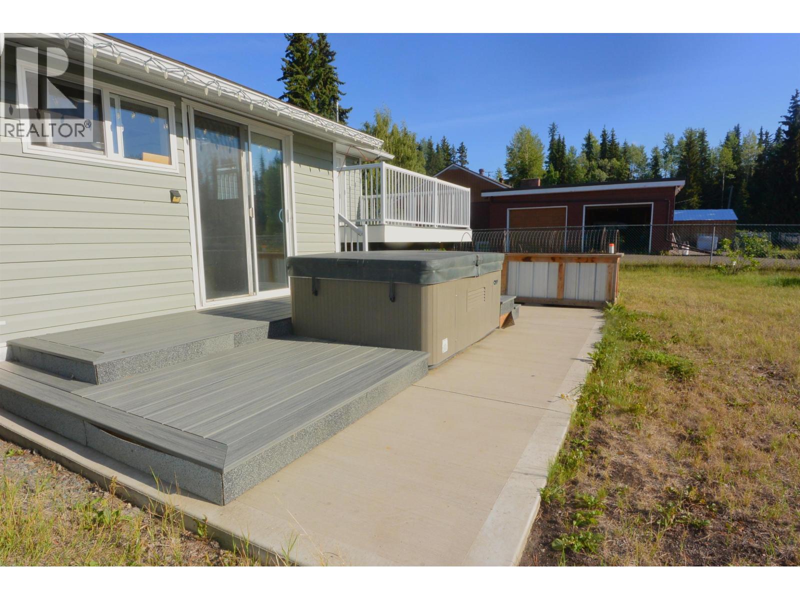 2181 Tweedie Avenue, Houston, British Columbia  V0J 1Z0 - Photo 2 - R3153608