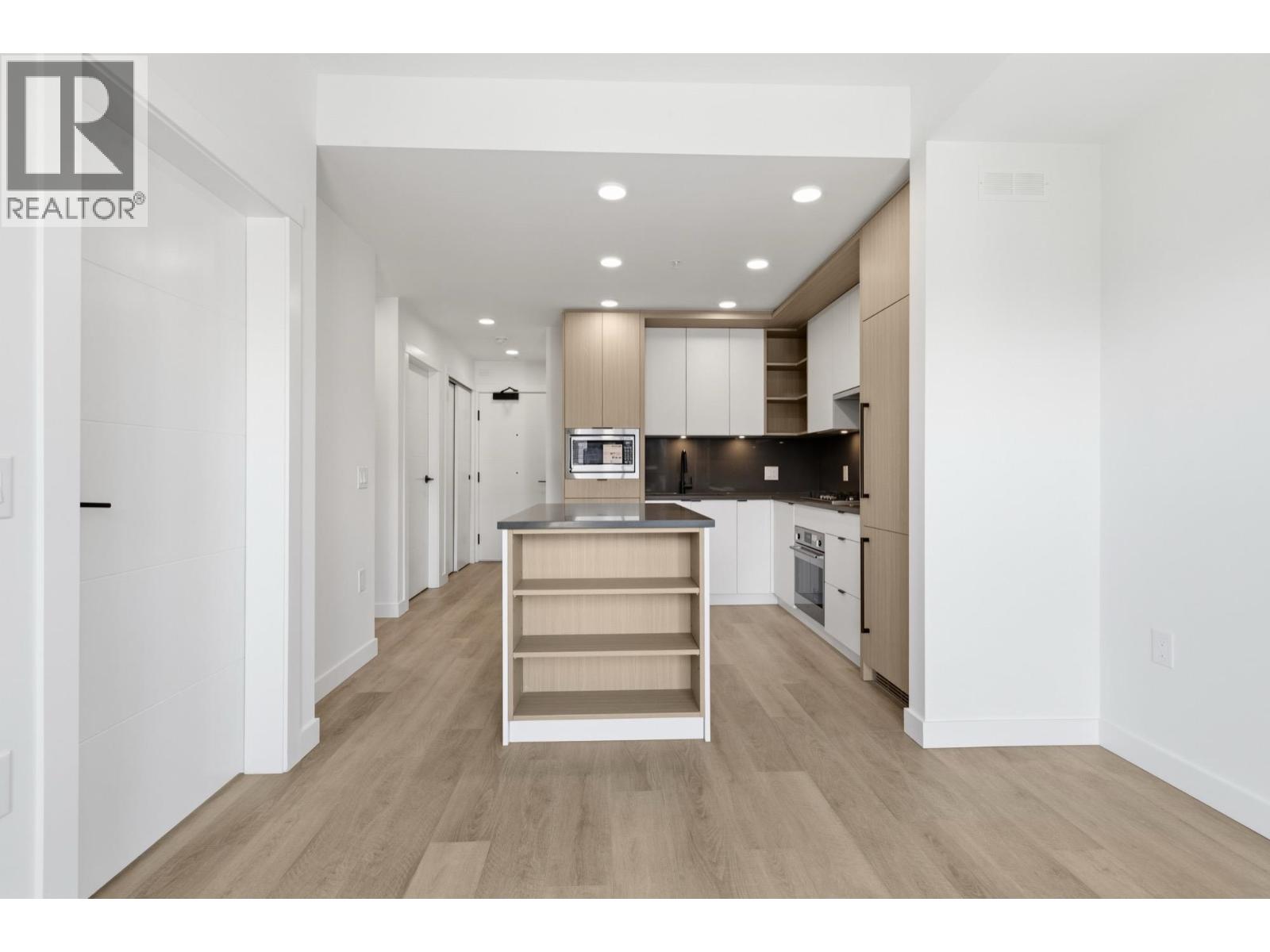 404 2268 E Broadway, Vancouver, British Columbia V5N 0L2 - Photo 4 - R3153544