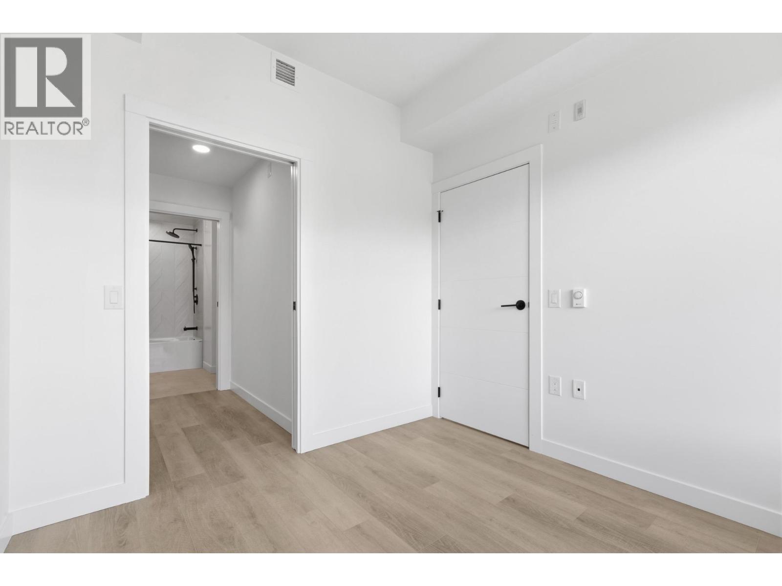404 2268 E Broadway, Vancouver, British Columbia V5N 0L2 - Photo 9 - R3153544