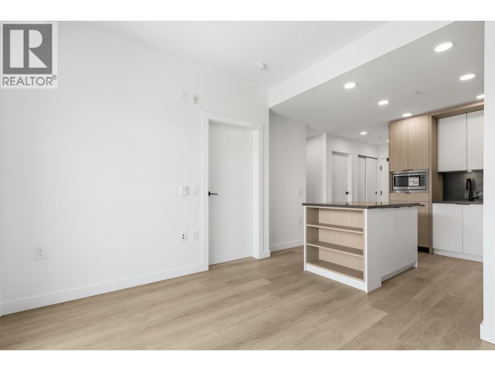 404 2268 E Broadway, Vancouver, British Columbia V5N 0L2 - Photo 5 - R3153544