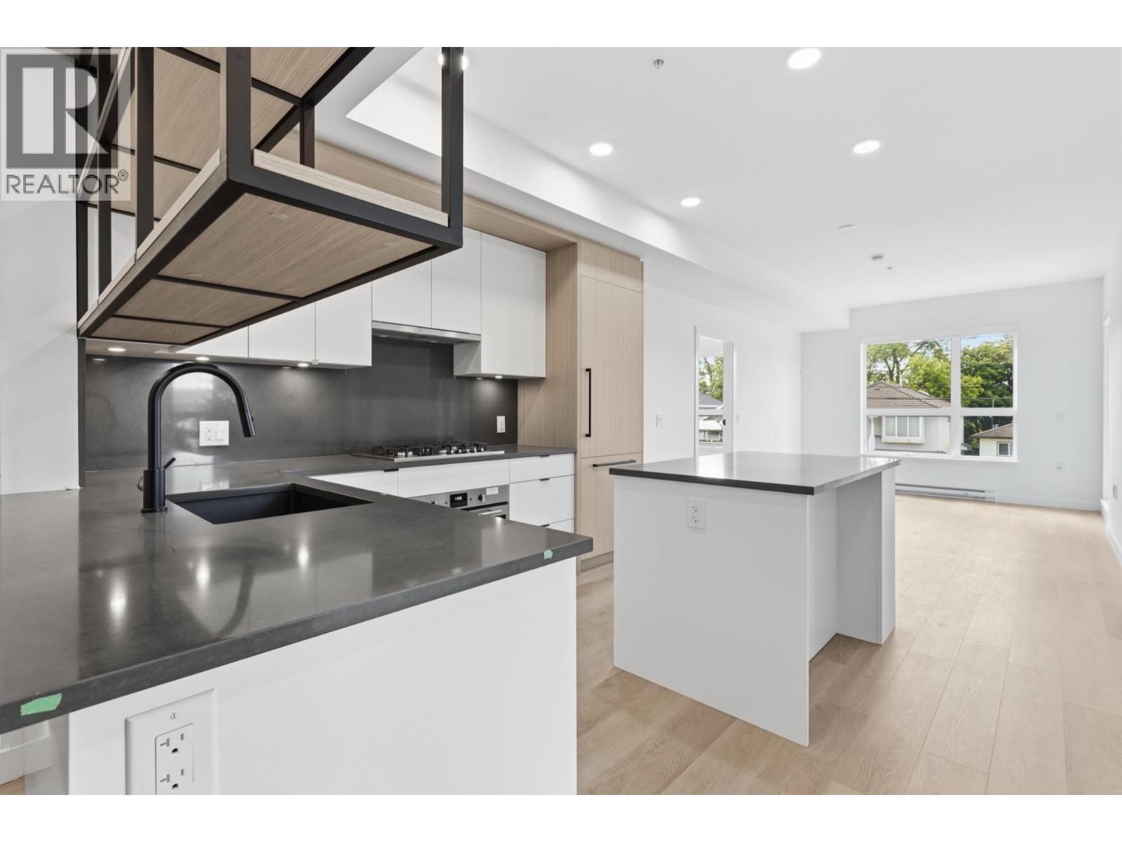 202 2268 E Broadway, Vancouver, British Columbia V5N 0L2 - Photo 4 - R3153562