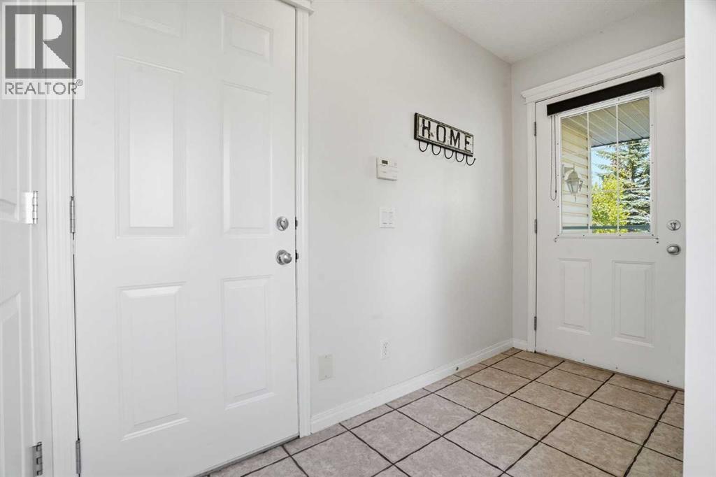 62 Country Hills Cove NW, Calgary, Alberta  T3K 5G7 - Photo 3 - A2332856