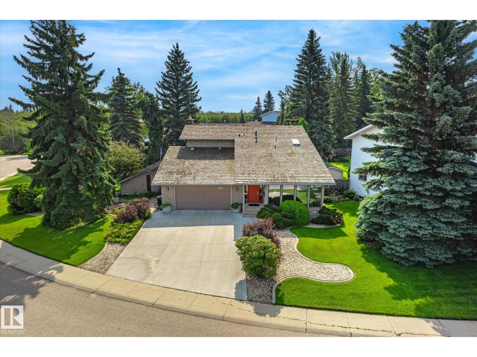 241 Greenoch Cr Nw, Edmonton, Alberta  T6L 1W6 - Photo 2 - E4502519