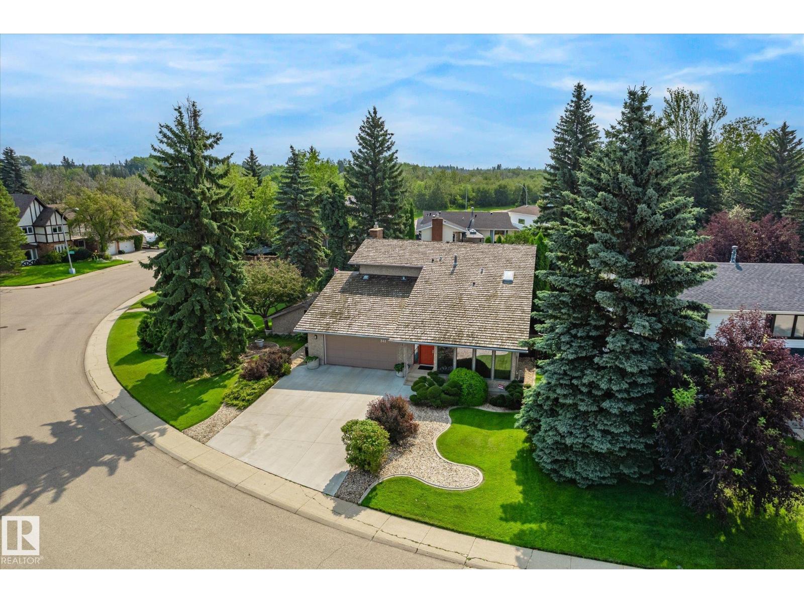 241 Greenoch Cr Nw, Edmonton, Alberta  T6L 1W6 - Photo 3 - E4502519