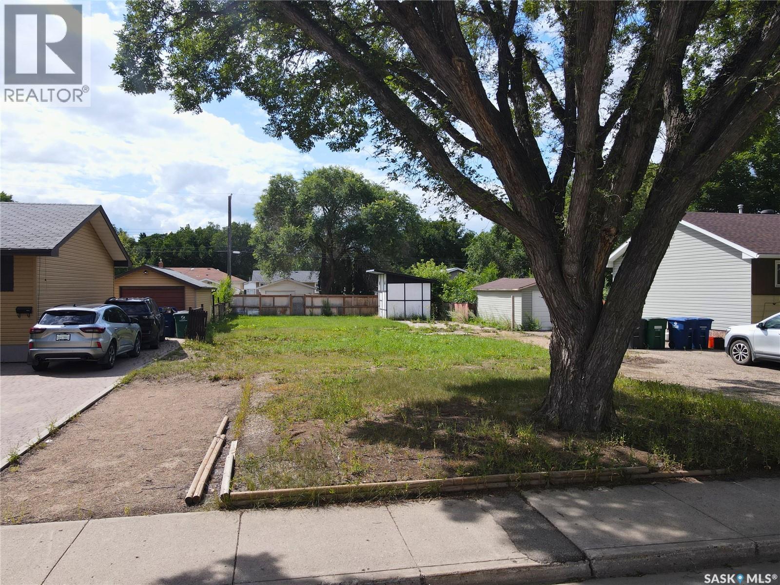 1713 D Avenue N, Saskatoon, Saskatchewan  S7L 1N7 - Photo 1 - SK044805