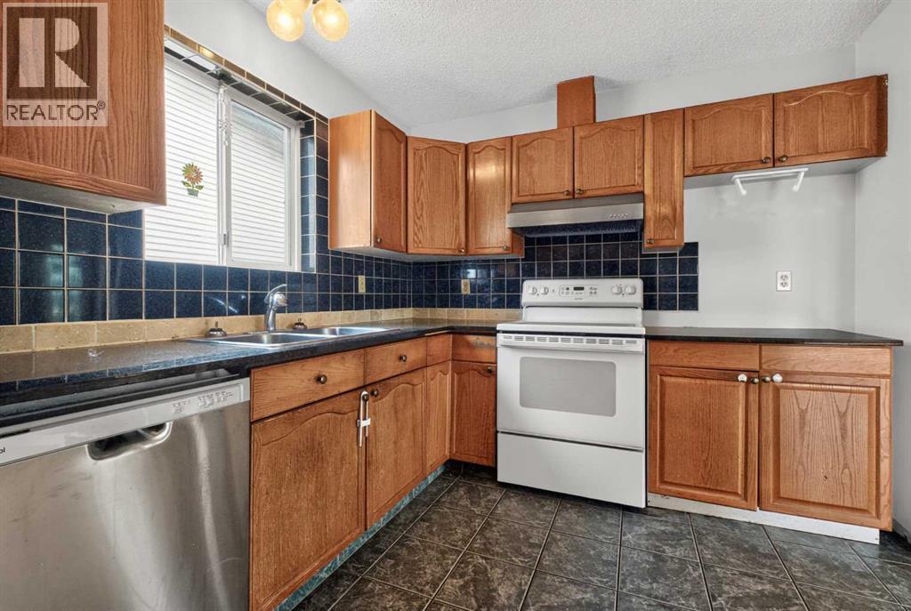 68 Erin Park Drive SE, Calgary, Alberta  T2B 2Z9 - Photo 8 - A2335489