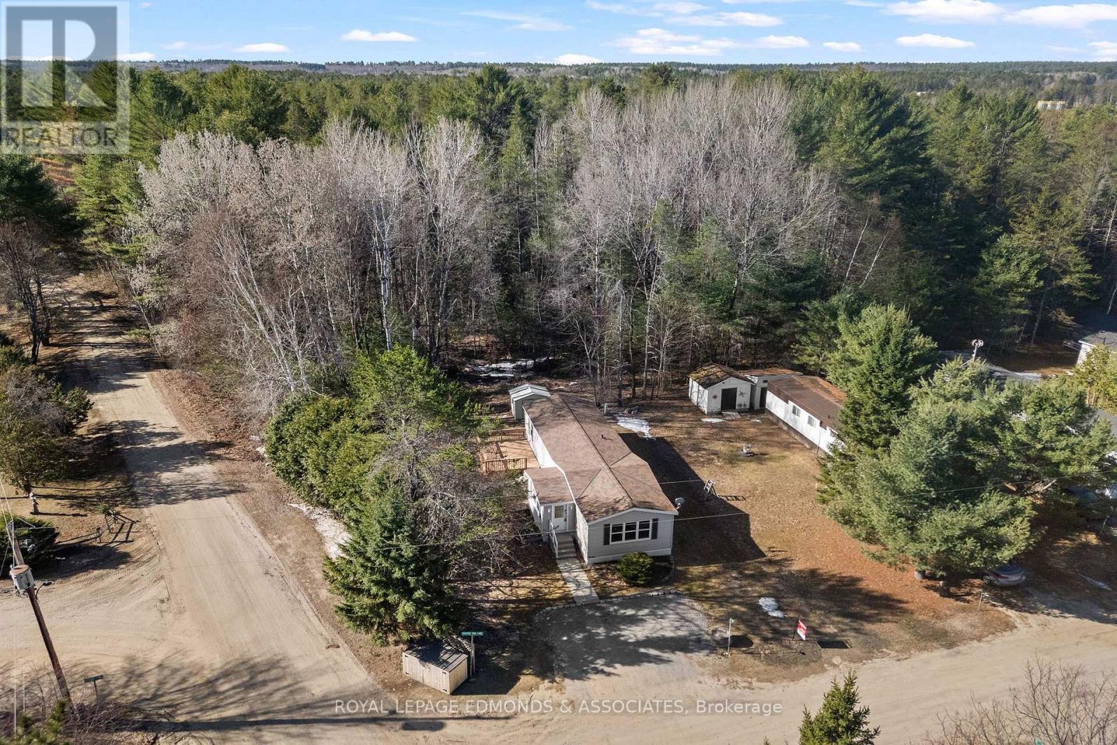 5 Hunters Run Lane, Laurentian Hills, Ontario K0J 1J0 - Photo 2 - X13648036