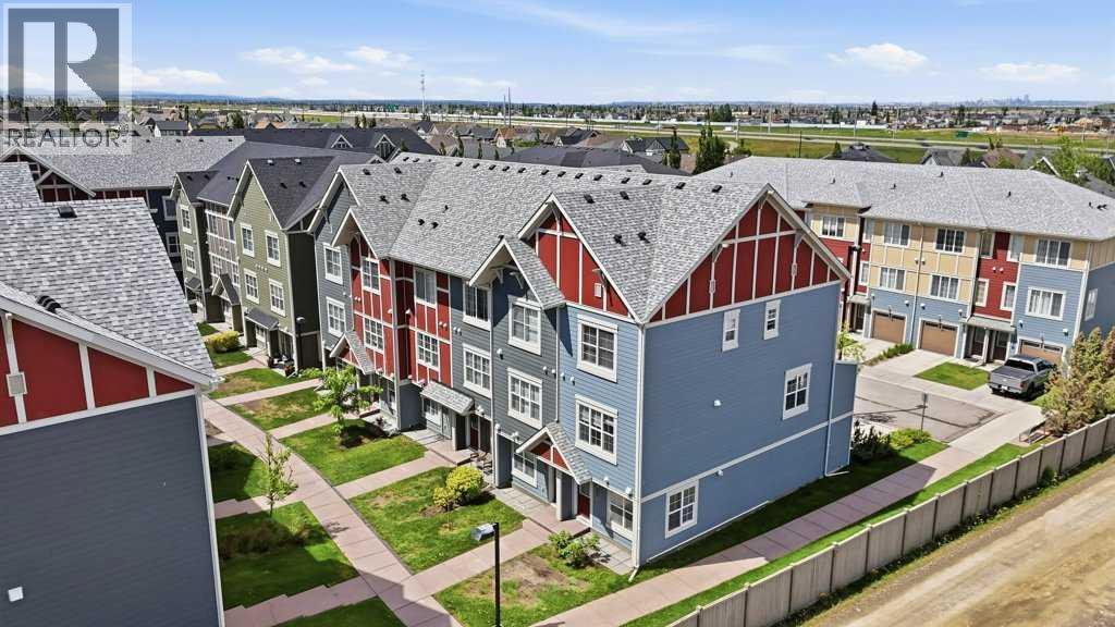 123 Marquis Lane SE, Calgary, Alberta  T3M 2G6 - Photo 5 - A2317299