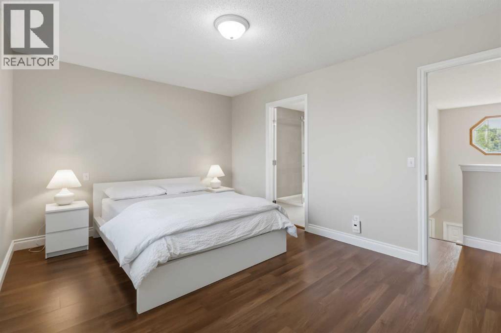 307 Hidden Cove NW, Calgary, Alberta  T3A 5G8 - Photo 24 - A2332276