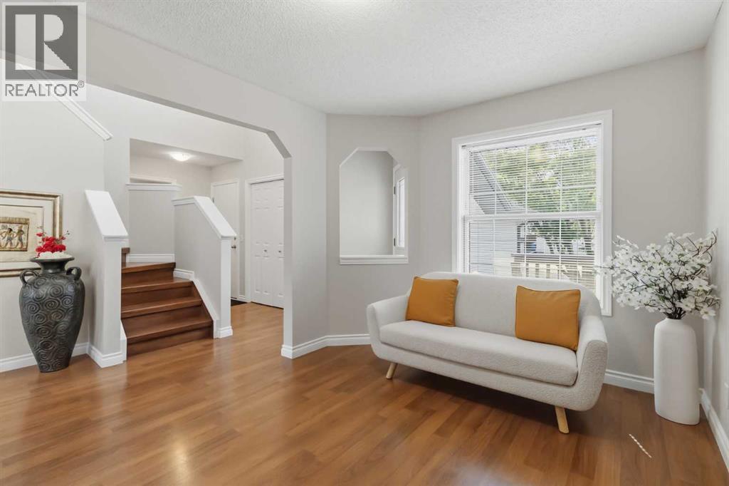307 Hidden Cove NW, Calgary, Alberta  T3A 5G8 - Photo 8 - A2332276
