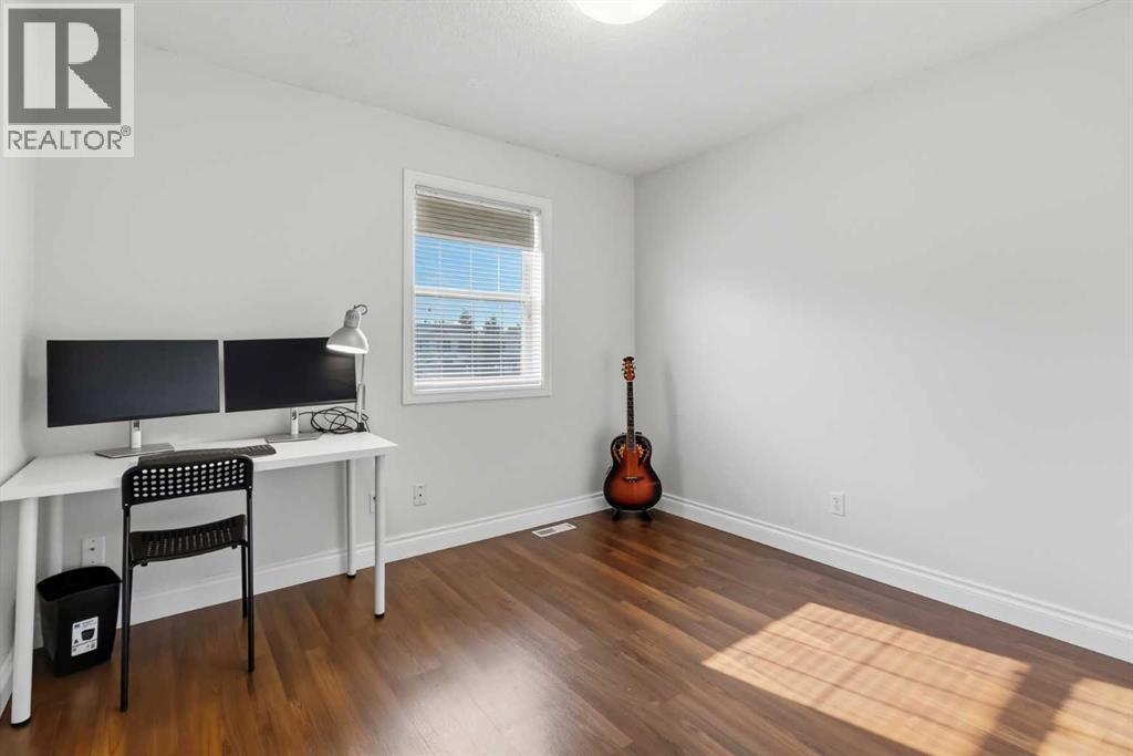 307 Hidden Cove NW, Calgary, Alberta  T3A 5G8 - Photo 30 - A2332276