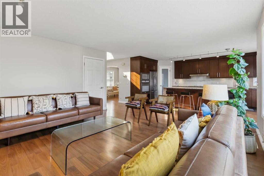 307 Hidden Cove NW, Calgary, Alberta  T3A 5G8 - Photo 13 - A2332276