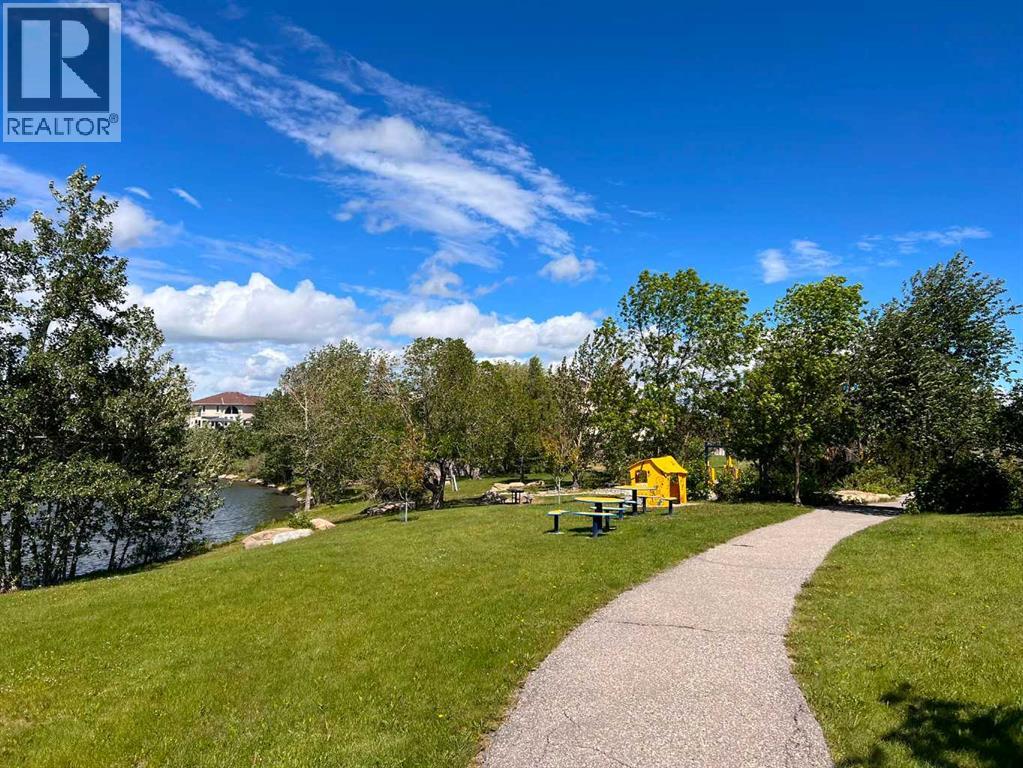 307 Hidden Cove NW, Calgary, Alberta  T3A 5G8 - Photo 48 - A2332276