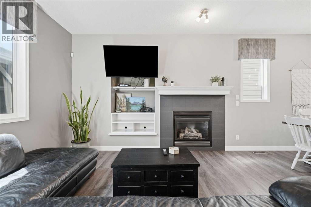 379 Cimarron Boulevard, Okotoks, Alberta  T1S 2L8 - Photo 9 - A2332833