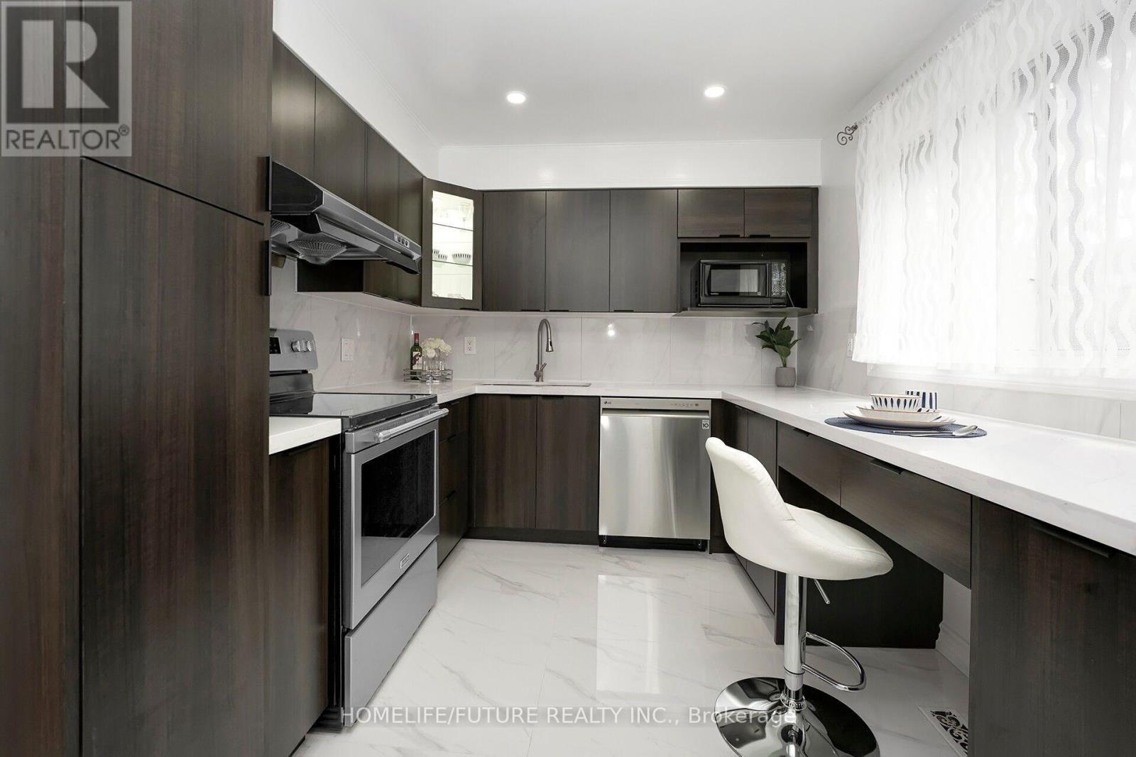 17 Song Meadoway, Toronto, Ontario M2H 2T8 - Photo 9 - C13648008