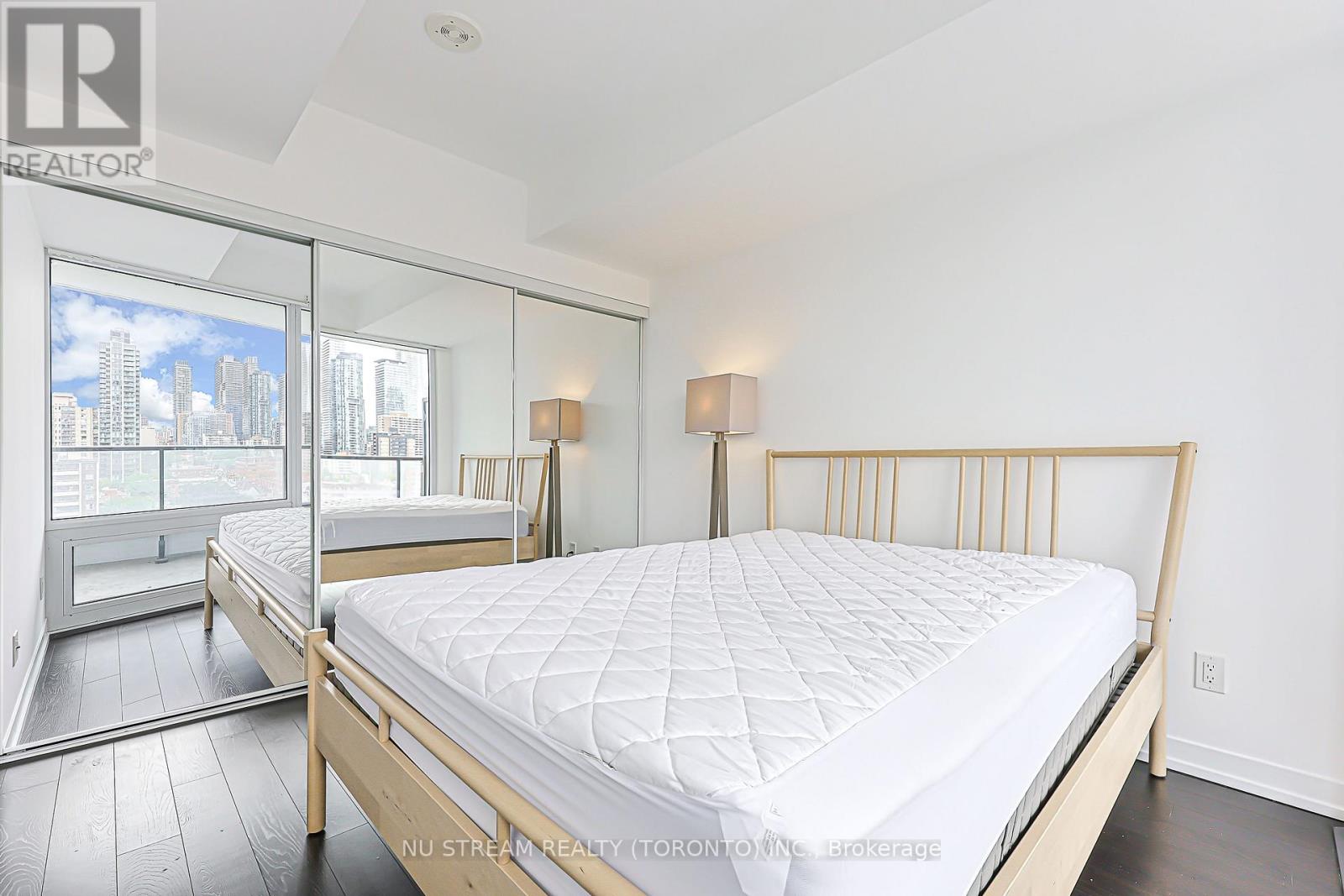 1512 - 85 Wood Street, Toronto, Ontario  M4Y 0E8 - Photo 26 - C13648034