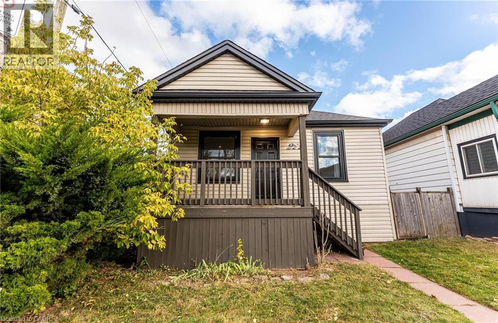 222 Kensington Avenue N, Hamilton, Ontario  L8L 7N7 - Photo 2 - 40829902