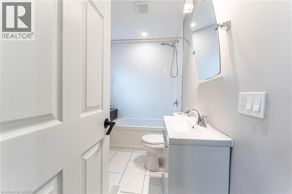222 Kensington Avenue N, Hamilton, Ontario  L8L 7N7 - Photo 25 - 40829902