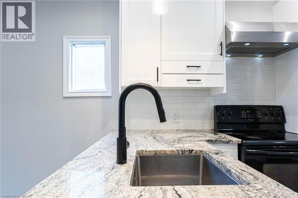 222 Kensington Avenue N, Hamilton, Ontario  L8L 7N7 - Photo 14 - 40829902