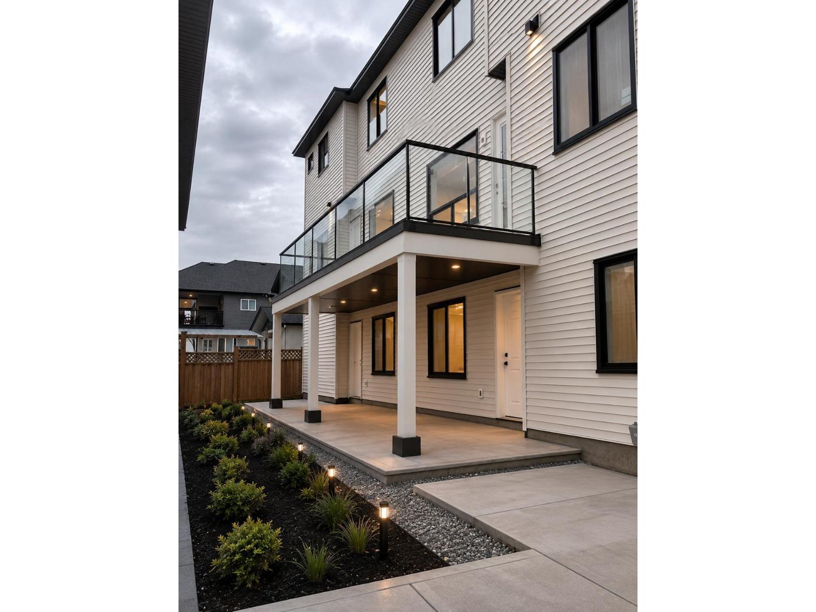 11046 146 Street, Surrey, British Columbia  V3R 3V1 - Photo 2 - R3152202