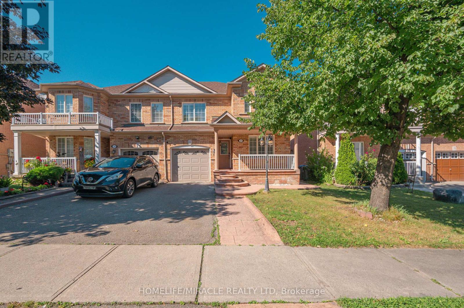 21 Topiary Lane, Brampton (Fletcher's Meadow), Ontario  L7A 2K6 - Photo 2 - W13648002