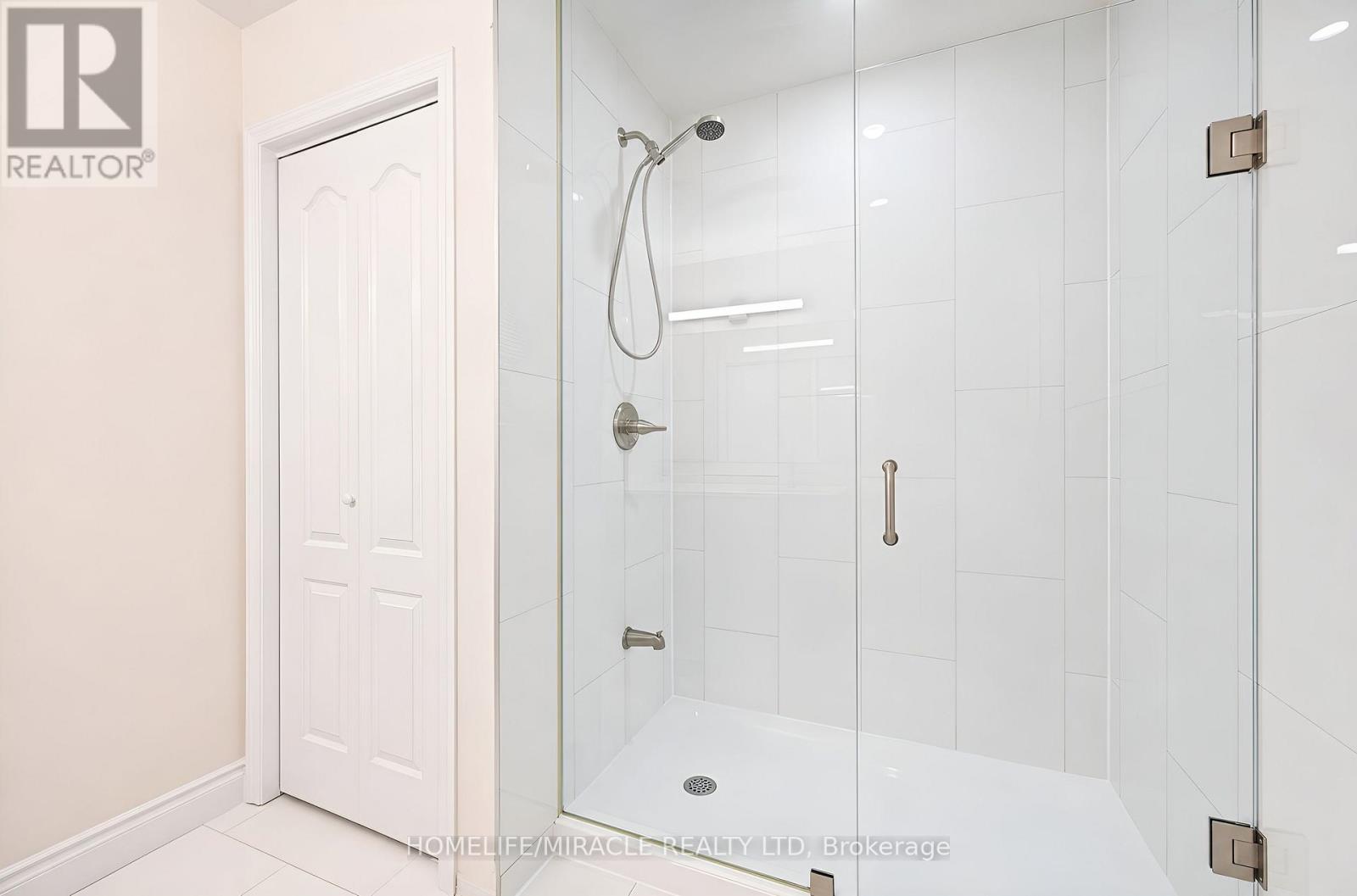 21 Topiary Lane, Brampton (Fletcher's Meadow), Ontario  L7A 2K6 - Photo 28 - W13648002