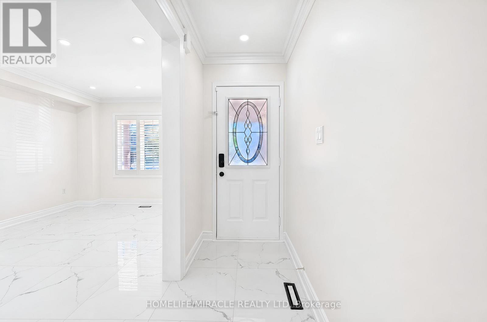 21 Topiary Lane, Brampton (Fletcher's Meadow), Ontario  L7A 2K6 - Photo 6 - W13648002