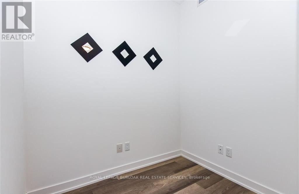 B505 - 5240 Dundas Street, Burlington (Orchard), Ontario  L7L 0J6 - Photo 2 - W13648030