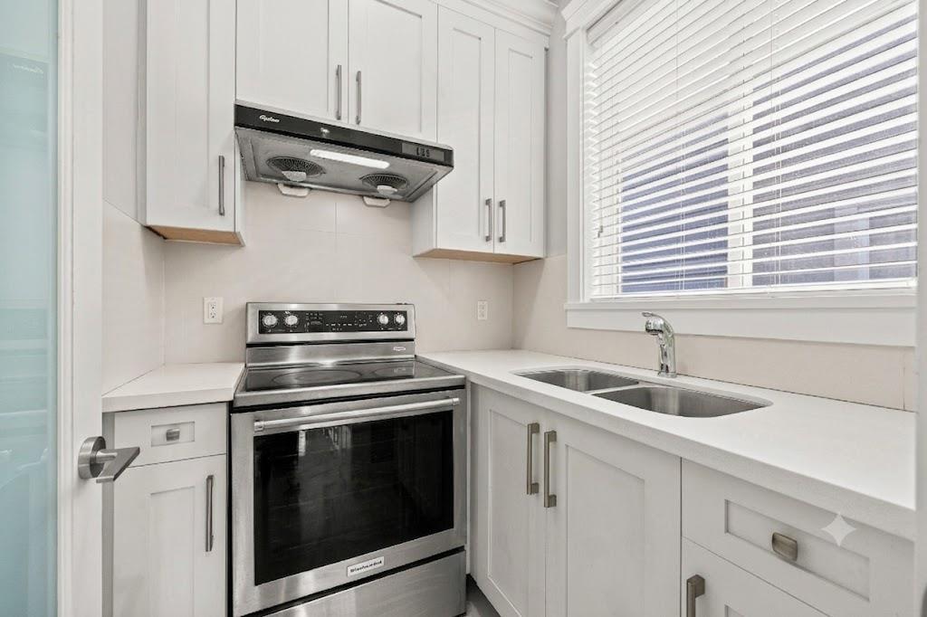 15568 Russell Avenue, White Rock, British Columbia  V4B 2R3 - Photo 14 - R3153454
