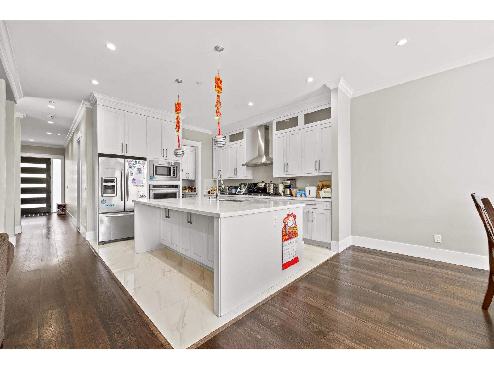 15568 Russell Avenue, White Rock, British Columbia  V4B 2R3 - Photo 11 - R3153454