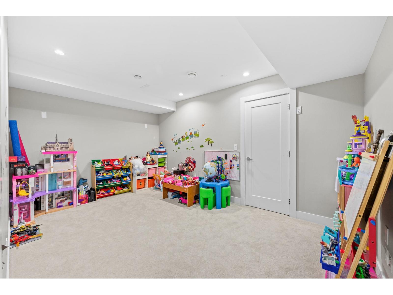 15568 Russell Avenue, White Rock, British Columbia  V4B 2R3 - Photo 24 - R3153454