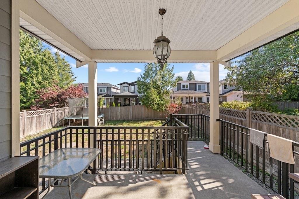 15568 Russell Avenue, White Rock, British Columbia  V4B 2R3 - Photo 30 - R3153454