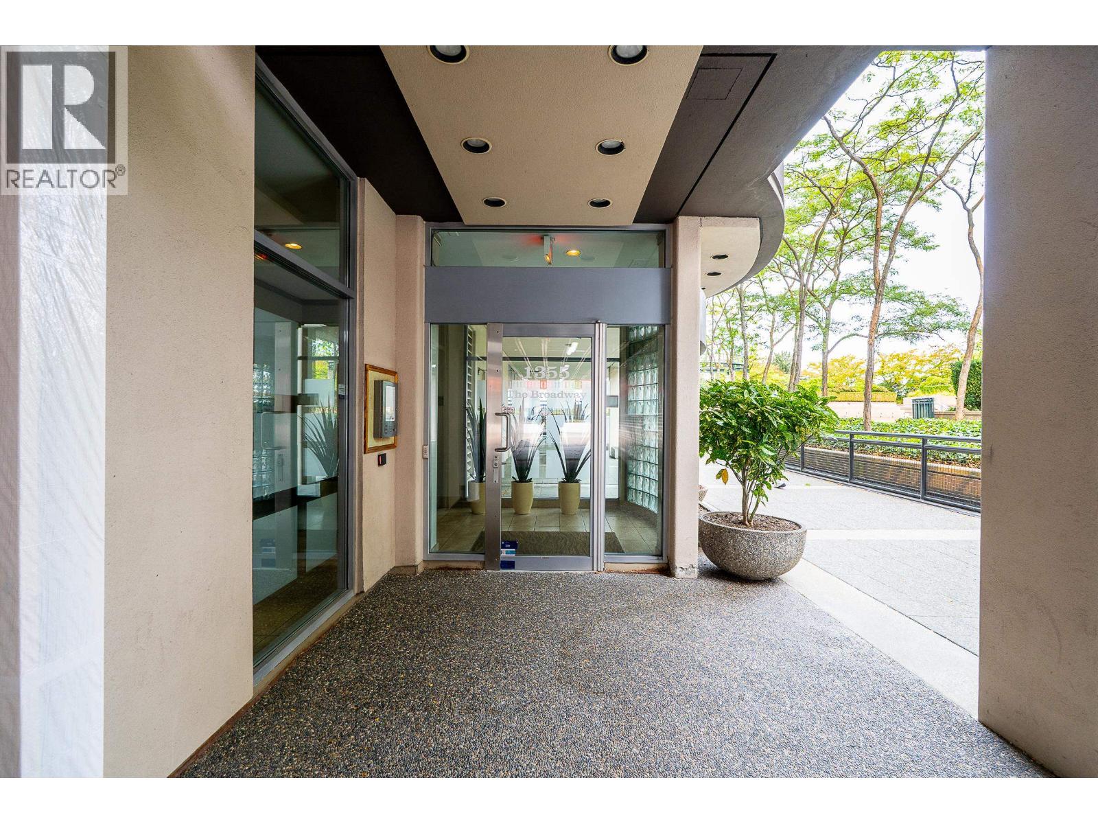 804 1355 W Broadway, Vancouver, British Columbia V6H 1G8 - Photo 2 - R3153305