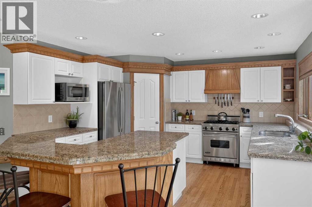134 Schiller Crescent NW, Calgary, Alberta  T3L 1W9 - Photo 4 - A2330602