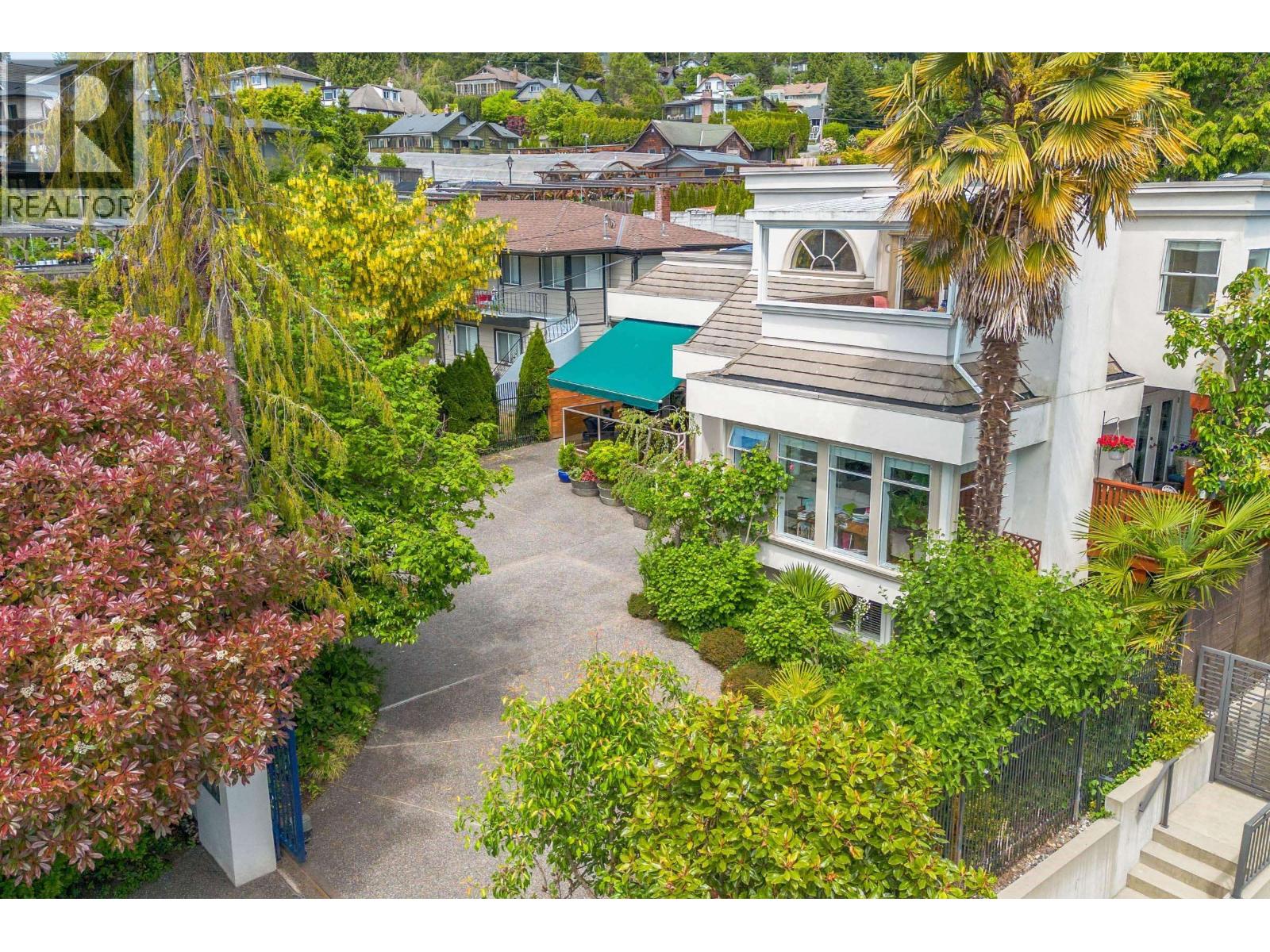 2541 Marine Drive, West Vancouver, British Columbia  V7V 1L5 - Photo 2 - R3125266