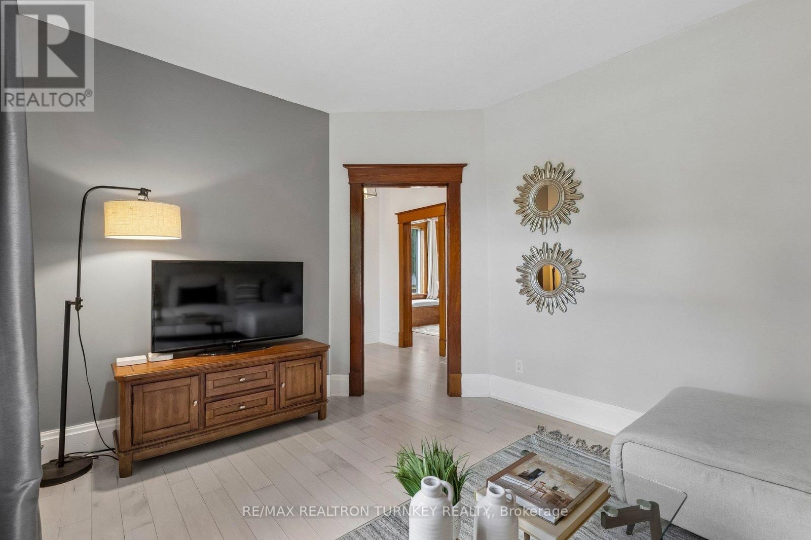 72 Vincent Street, Newmarket, Ontario  L3Y 4G5 - Photo 9 - N13485208