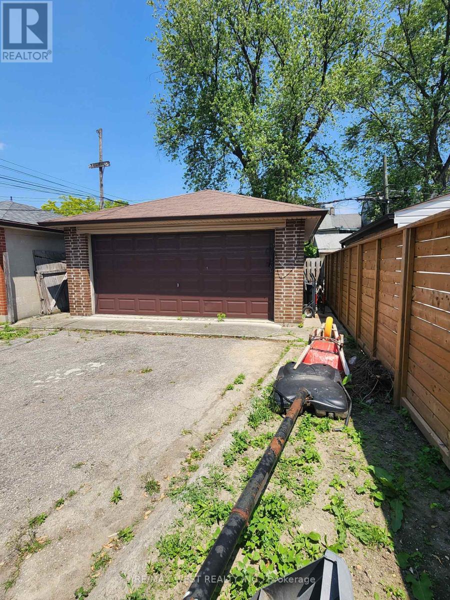 415 Symington Avenue, Toronto, Ontario  M6N 2W4 - Photo 2 - W12908612