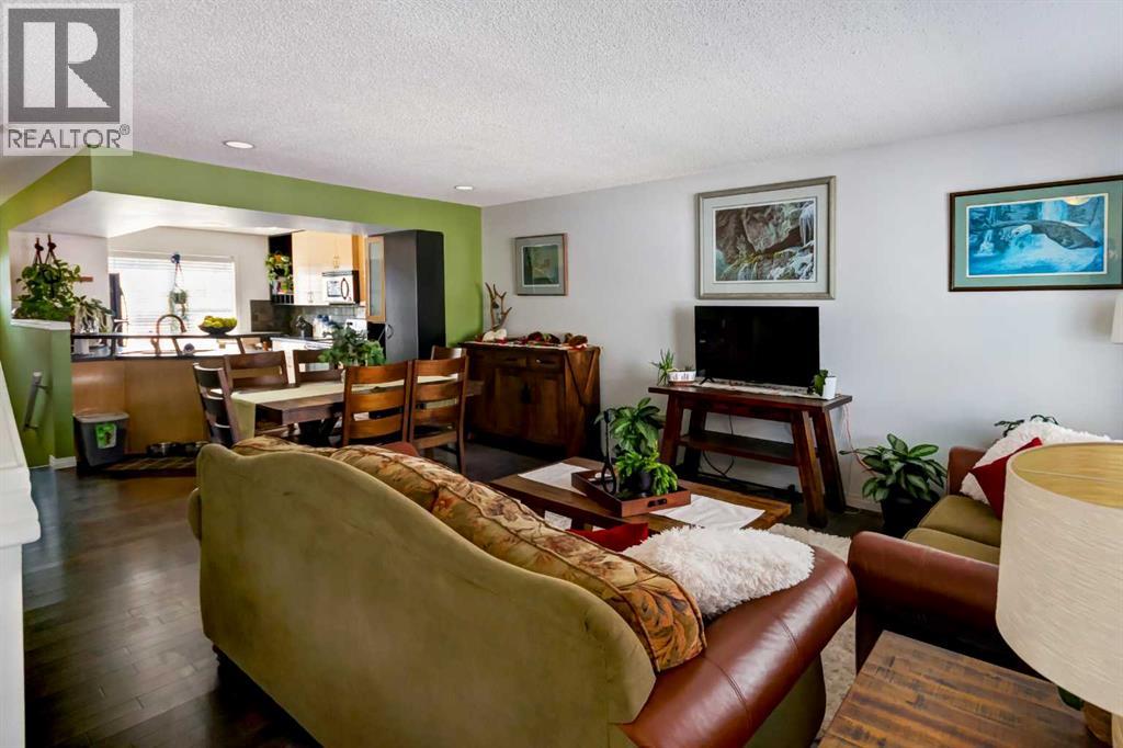 3240 New Brighton Gardens SE, Calgary, Alberta  T2Z 0A3 - Photo 10 - A2335117