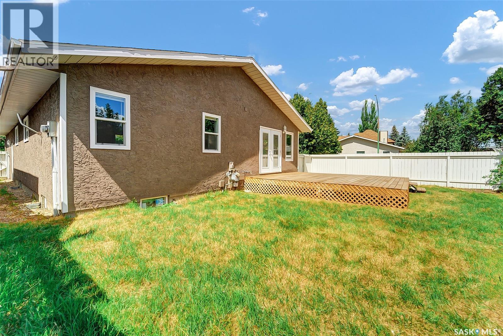 303 Haslam Crescent, Saskatoon, Saskatchewan  S7S 1E4 - Photo 44 - SK044760