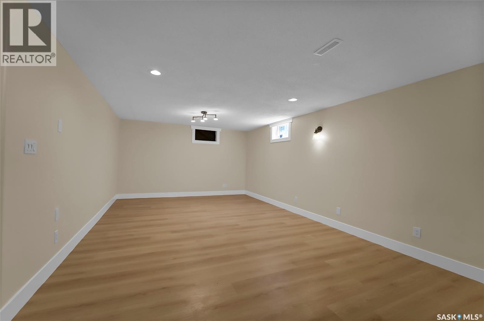 303 Haslam Crescent, Saskatoon, Saskatchewan  S7S 1E4 - Photo 35 - SK044760