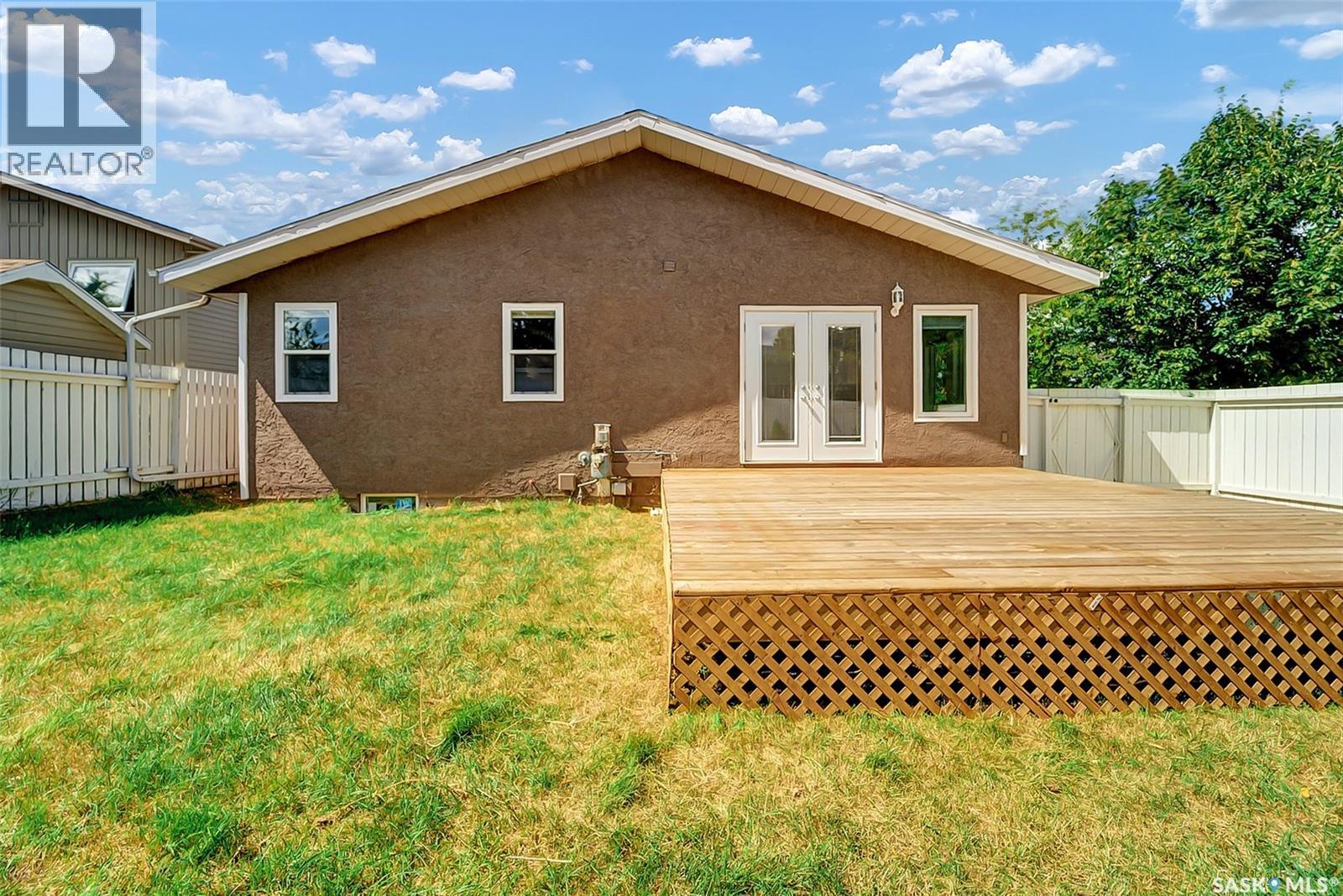 303 Haslam Crescent, Saskatoon, Saskatchewan  S7S 1E4 - Photo 43 - SK044760