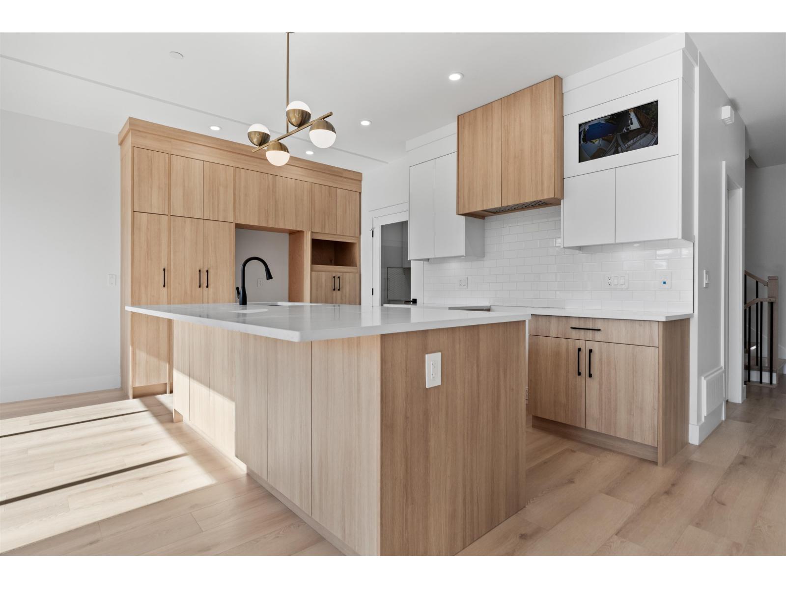 A 7531 Dunsmuir Street, Mission, British Columbia  V2V 4B5 - Photo 7 - R3131867