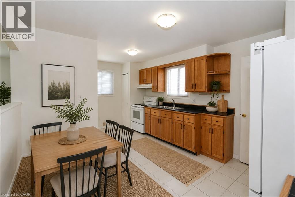 82 Elmwood Avenue, Cambridge, Ontario  N1R 4Y4 - Photo 7 - 40853395