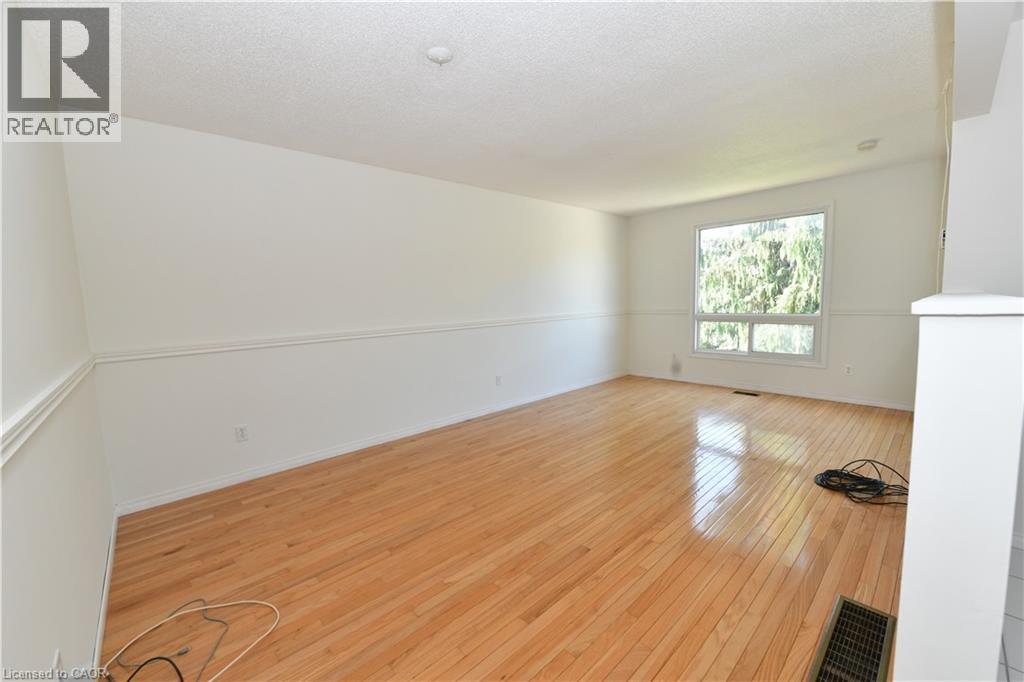 82 Elmwood Avenue, Cambridge, Ontario  N1R 4Y4 - Photo 4 - 40853395