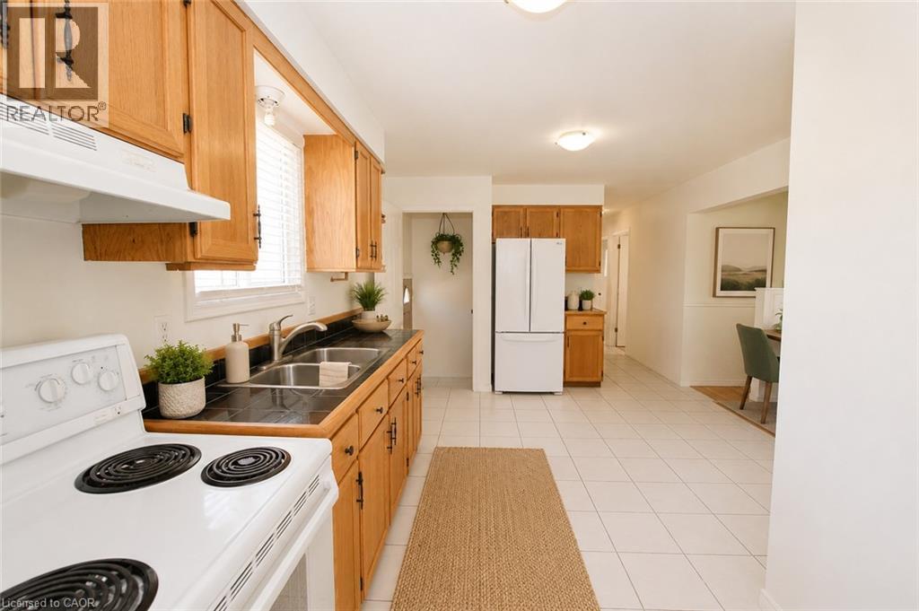 82 Elmwood Avenue, Cambridge, Ontario  N1R 4Y4 - Photo 10 - 40853395