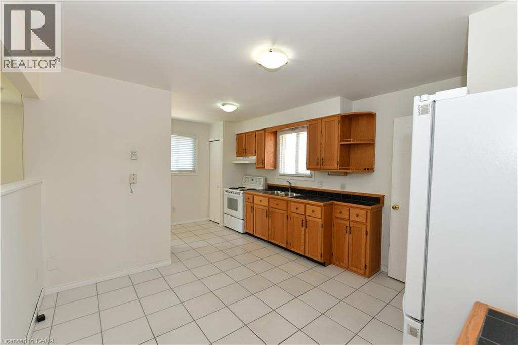 82 Elmwood Avenue, Cambridge, Ontario  N1R 4Y4 - Photo 6 - 40853395